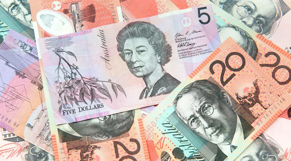 Chipul reginei Elisabeta a II-a de pe bancnotele australiene ar putea fi înlocuit cu o personalitate locală în locul noului rege