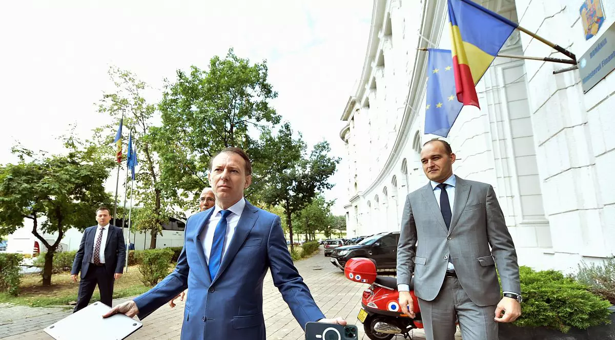 Un fost lider PNL spune că partidul a plătit din bani publici promovarea pe site-urile unor televiziuni. Ce posturi numește