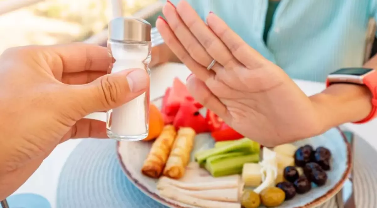 Săritul peste bebeluși, fără sare la masă și alte tradiții ciudate din alte țări