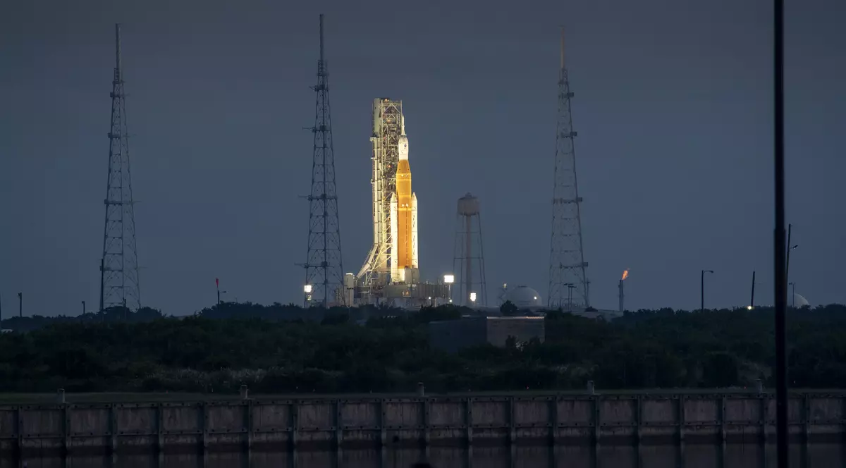 NASA amână pentru a treia oară lansarea misiunii Artemis către Lună, din cauza unei furtuni prognozate în Florida