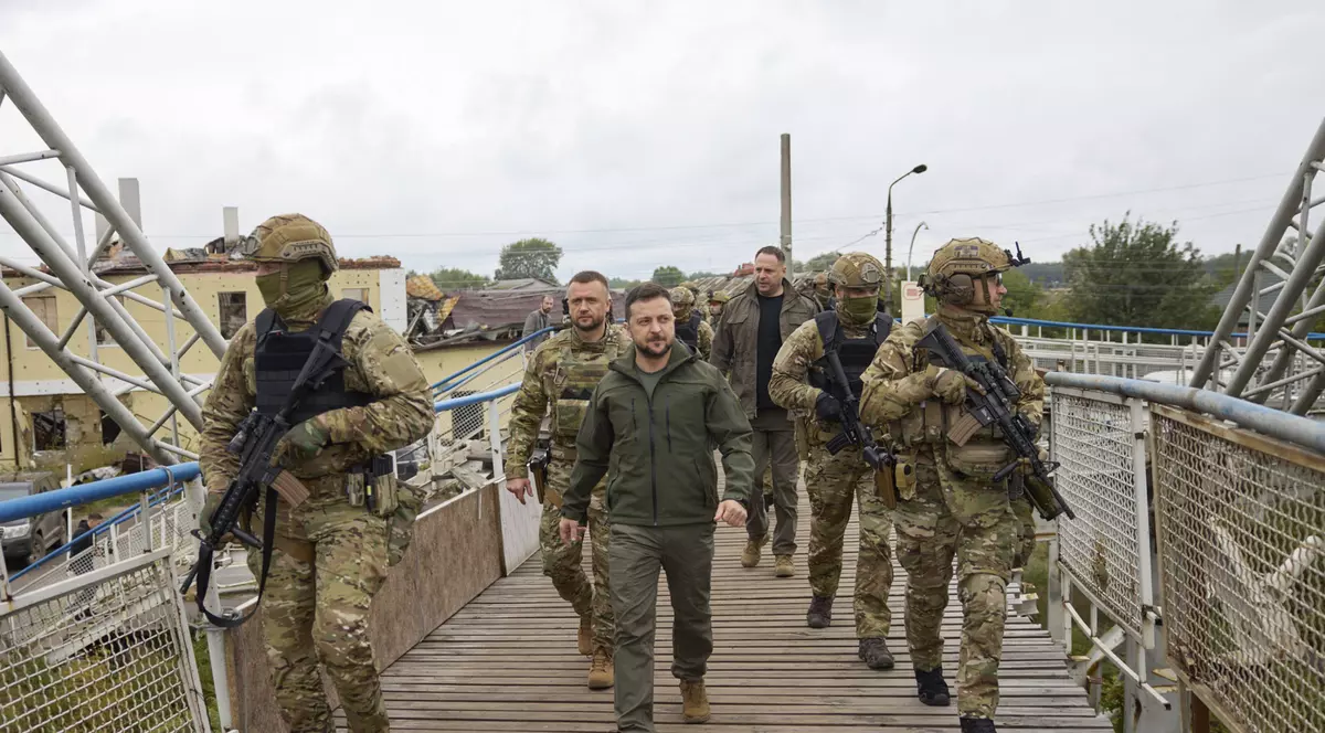 Zelenski nu se așteaptă la o încetare rapidă a conflictului militar, în ciuda victoriilor din ultima lună din est