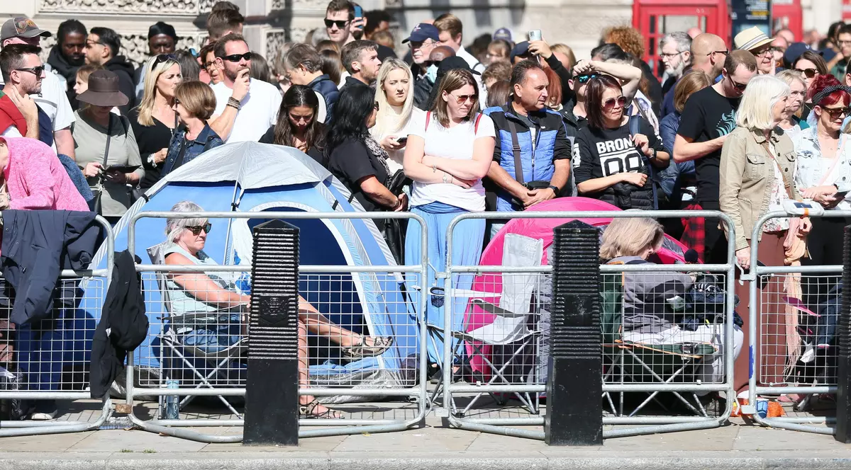 Câte persoane i-au adus un omagiu reginei Elisabeta a II-a la Westminster Hall. Primele cifre anunțate de Guvernul britanic