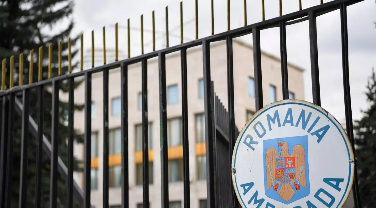 Rusia expulzează un membru al Ambasadei României la Moscova
