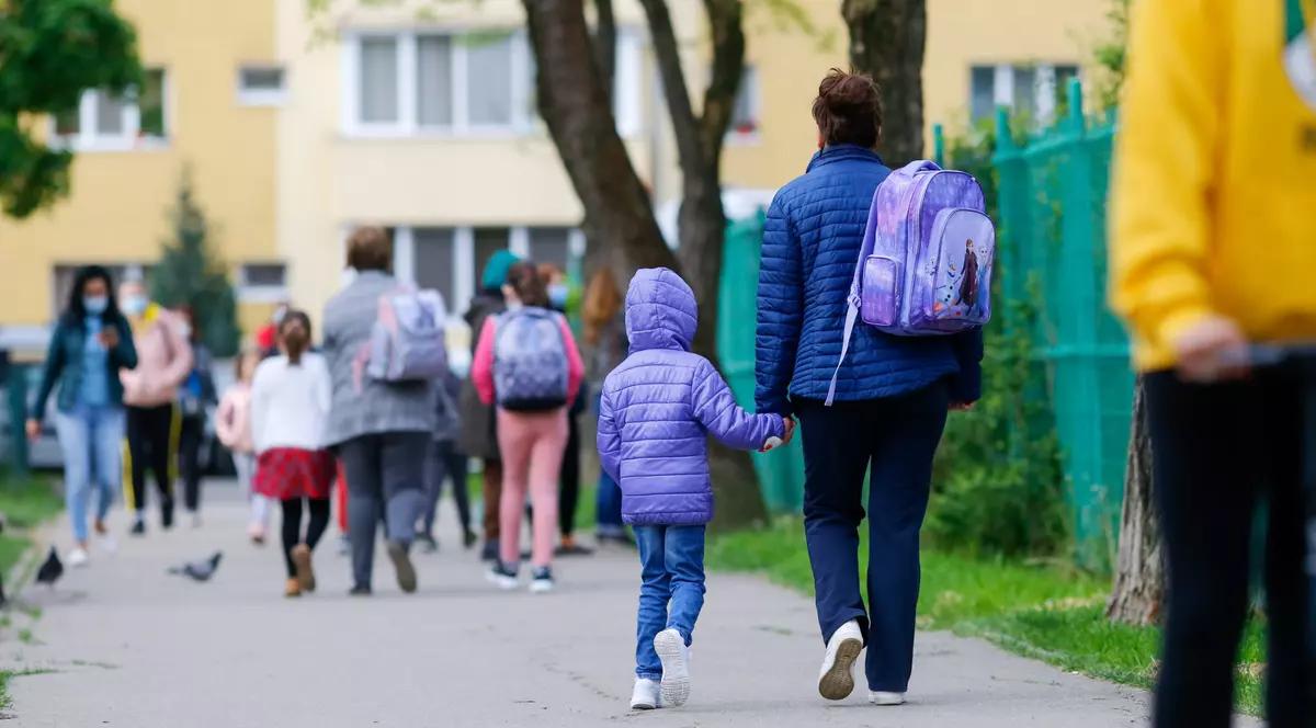 Școala reîncepe pe 9 ianuarie cu triaj zilnic, a decis Ministerul Educației. Lista cu obligații transmise școlilor