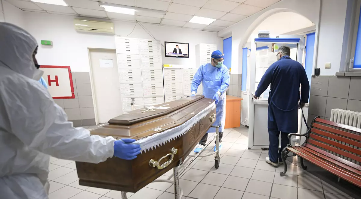 În primele șase luni ale anului, au murit cu 5% mai mulți români decât în primul semestru din 2019, înainte de pandemie