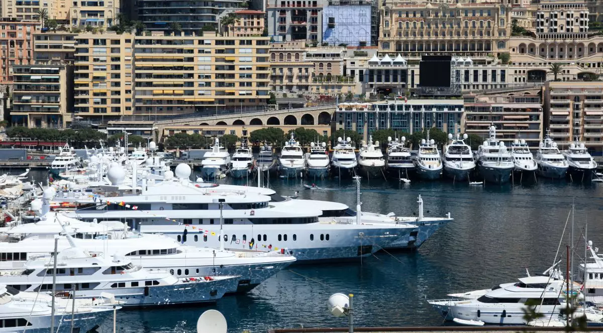 Un oligarh rus sancționat de UE dă în judecată autoritățile franceze pentru a-și recupera iahturile confiscate