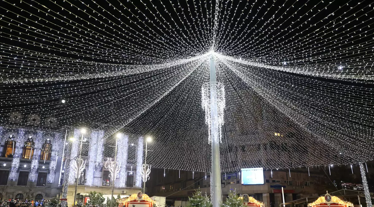 În Craiova se extinde iluminatul festiv, în plină criză a energiei