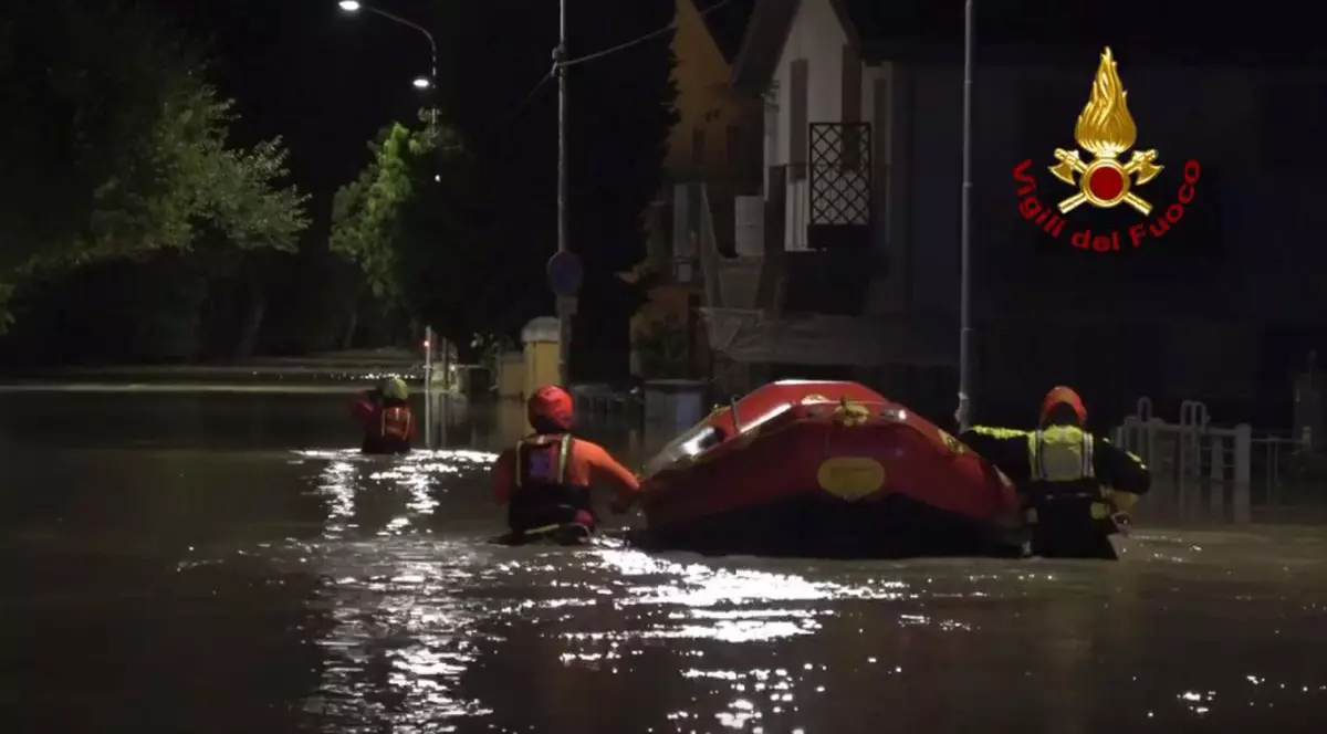 Cel puțin nouă persoane au murit din cauza inundațiilor din centrul Italiei