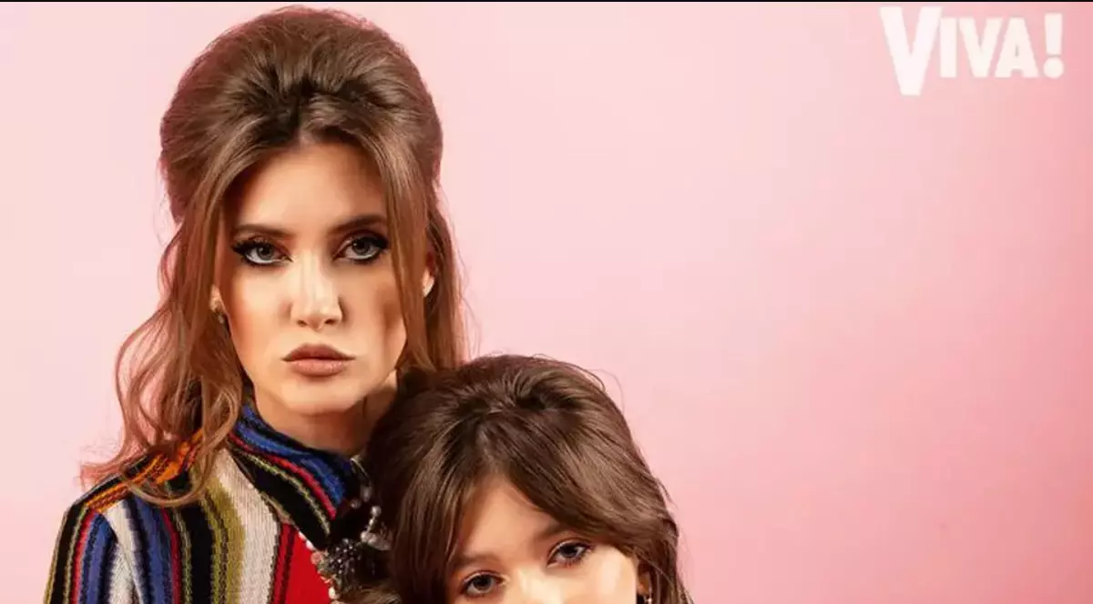 Cum își educă Iulia Albu fiica: „Nu poți fi și un profesionist desăvârșit, și mama care e mereu lângă copil”. Ce relație are iubitul vedetei cu Mikaela