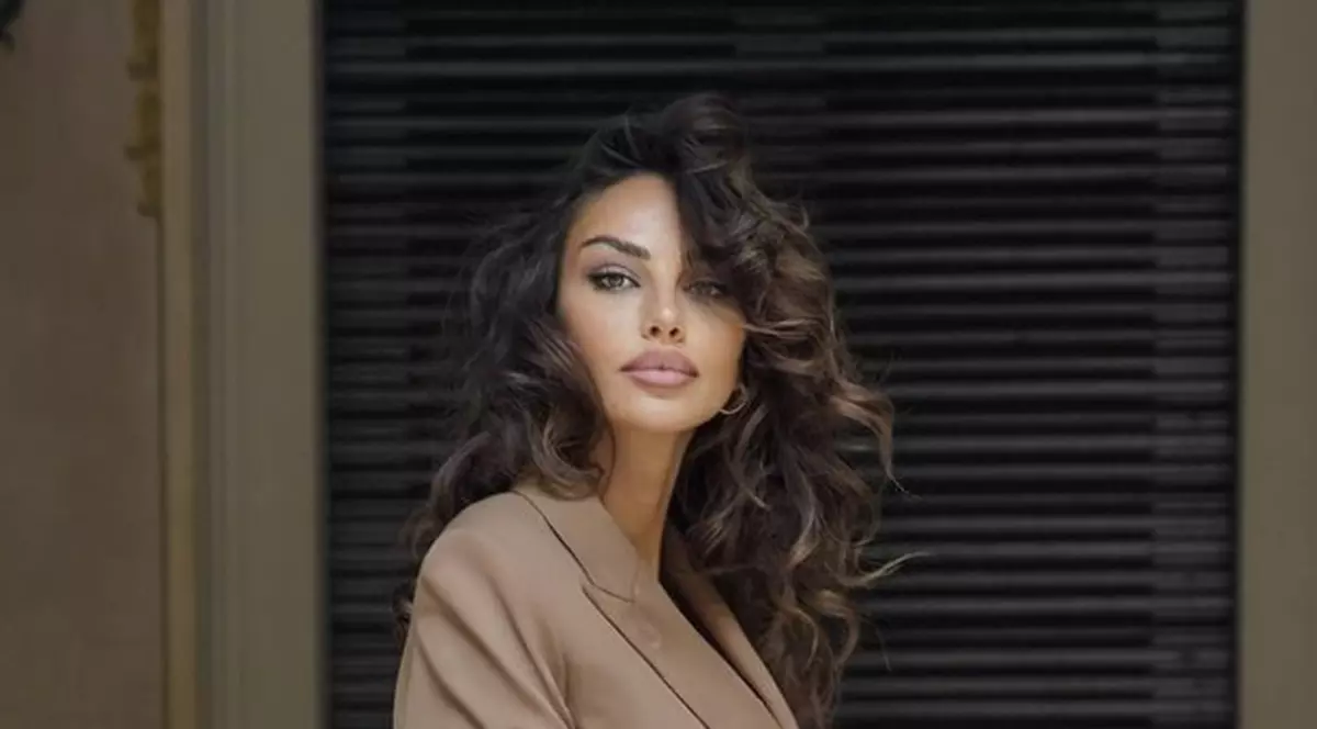 Mădălina Ghenea, în colanți la Săptămâna Modei de la Milano. Românca a atras toate privirile la o prezentare de modă