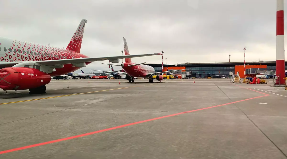 28.000 de euro au ajuns să plătească rușii ca să fugă din țară cu avioane private. „Înainte primeam 50 de cereri pe zi, acum sunt 5.000”
