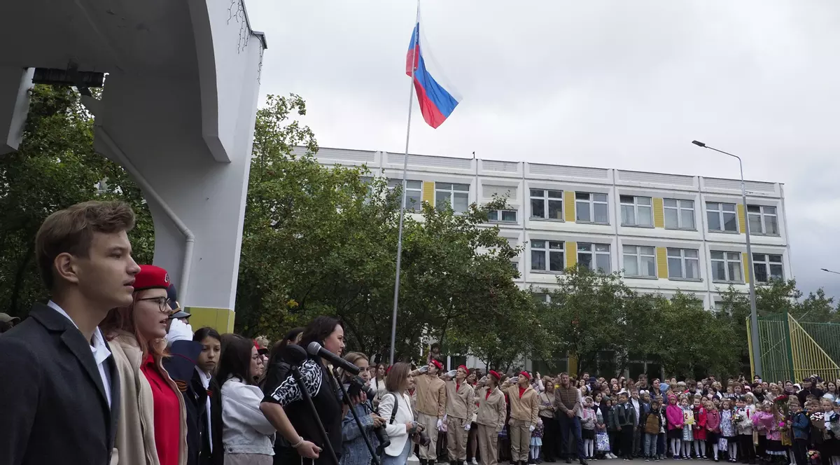 Ce învață la școală elevii ruși despre Ucraina și invazia din februarie: „Nu este înfricoșător să mori pentru patria-mamă”