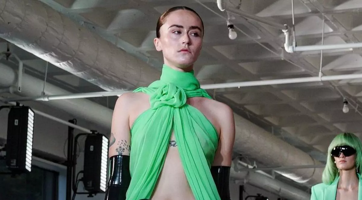 Cum a defilat fiica vitregă a Kamalei Harris la Săptămâna Modei de la New York