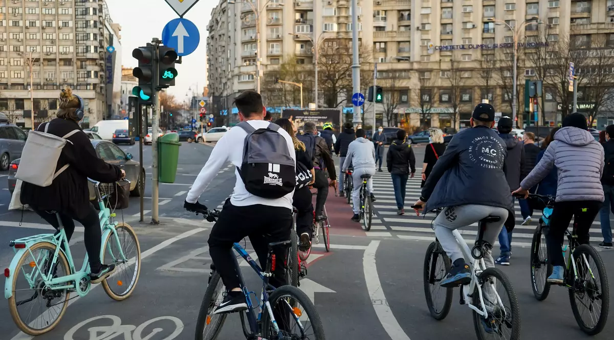 România se află în topul producătorilor de biciclete din Europa, dar avem una dintre cele mai aglomerate capitale din lume. Cum au reușit alții să promoveze mersul pe două roți