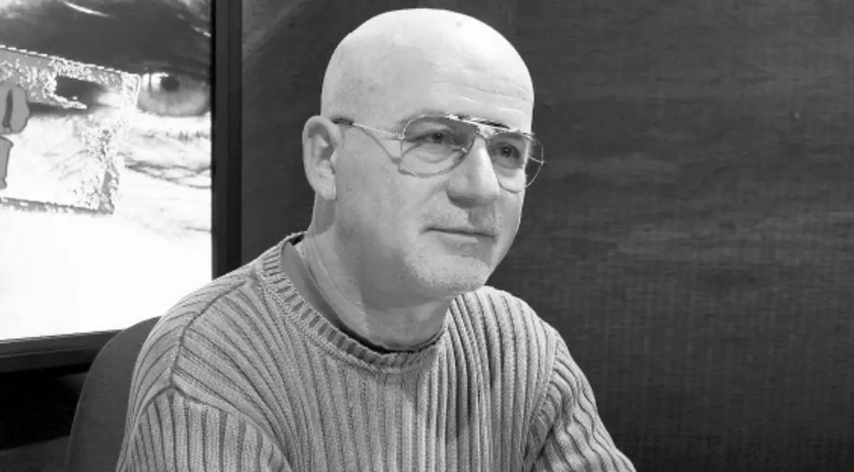 Interlopii i-au aruncat unui jurnalist o pisică moartă pe mormântul soției. Ce s-a întâmplat mai departe