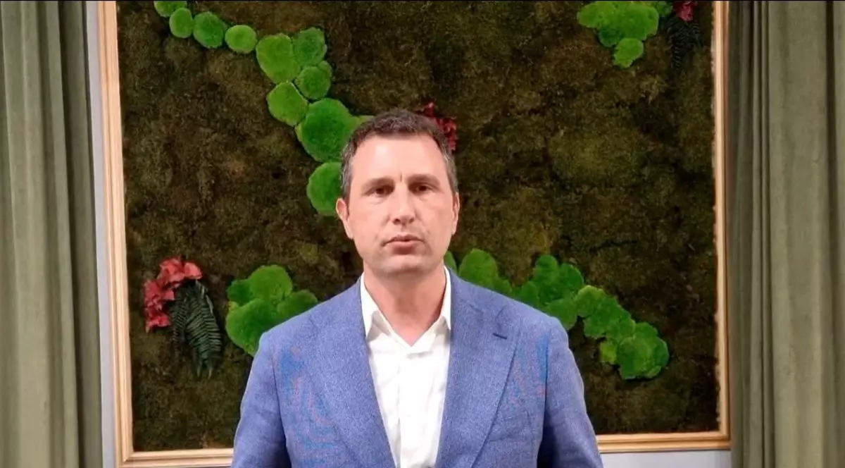 Tanczos Barna, în scandalul Blue Air: Blocarea conturilor nu justifică suspendarea zborurilor. Cer să reia zborurile imediat