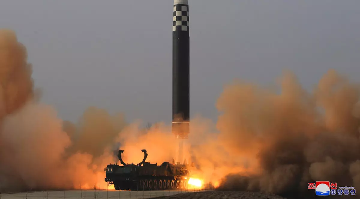 Phenianul a lansat două rachete balistice în Marea Japoniei, la scurt timp după plecarea Kamalei Harris din Coreea de Sud