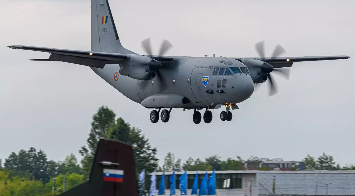 5 pacienți ucraineni, transportați din Polonia în Irlanda cu o aeronavă Spartan a Forţelor Aeriene Române