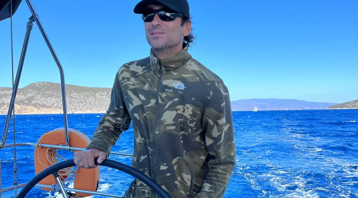 Mesajul lui Radu Vâlcan după ce a plecat de acasă. „Sunt momente când îți vine să te întorci”. Ce i-a răspuns Adela Popescu