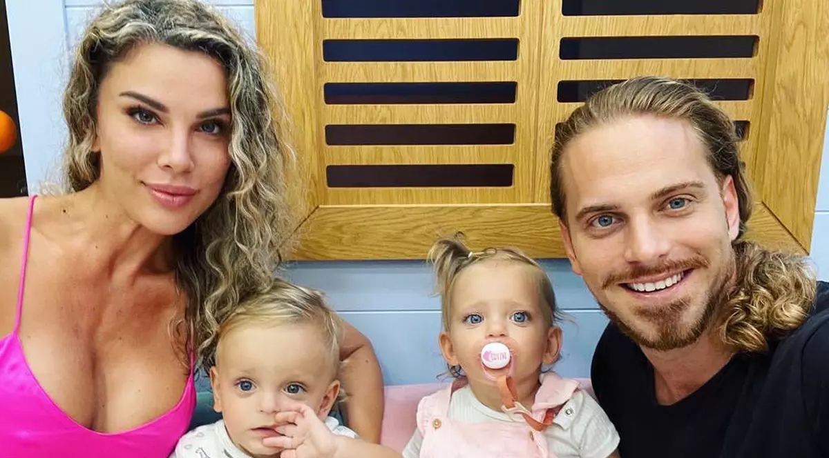 Alina și Ilan Laufer alături de gemeni