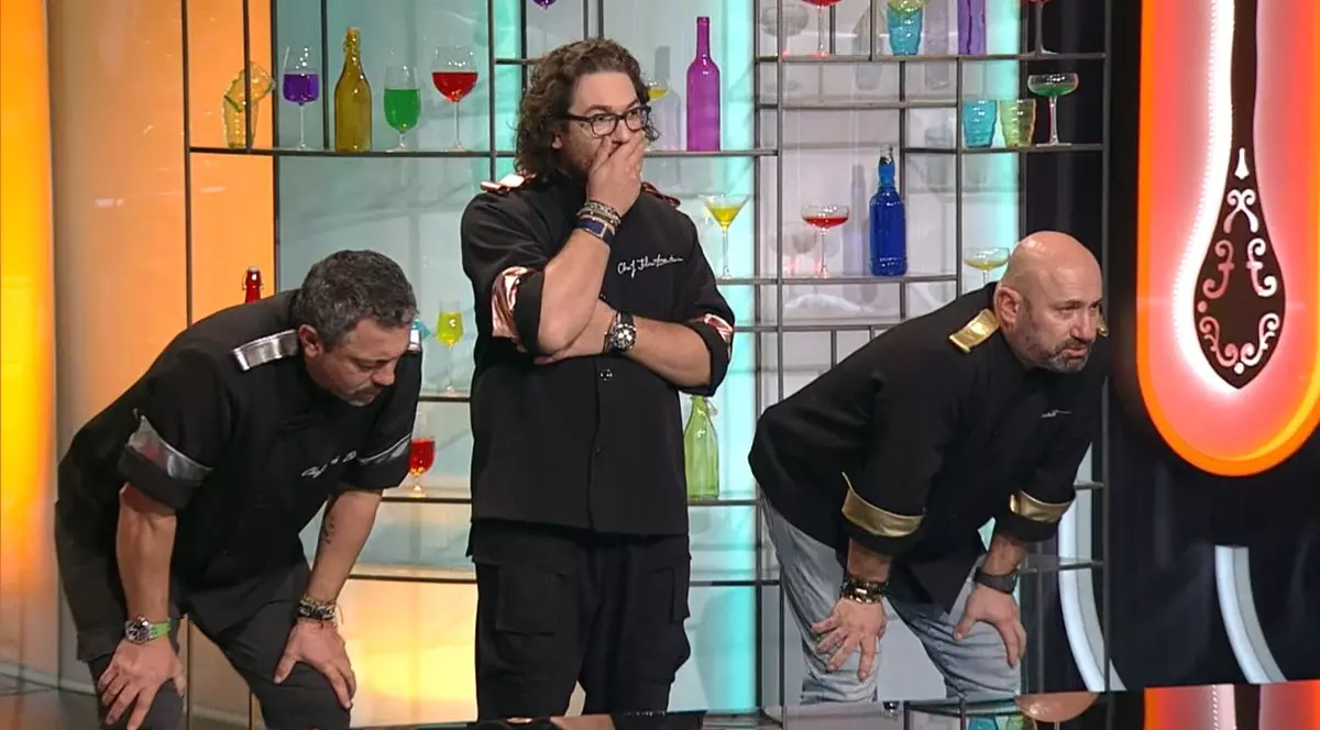 „Chefi la cuțite”