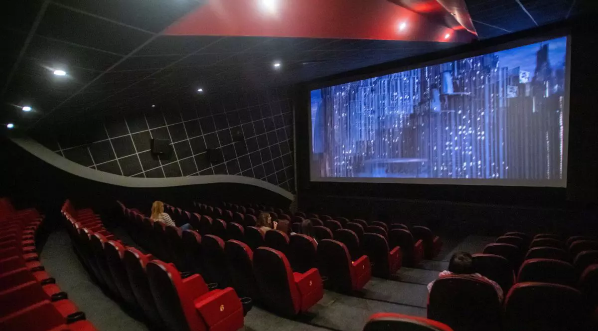 Trei cinematografe din Budapesta vor fi închise două zile pe săptămână pentru a face economii la energie