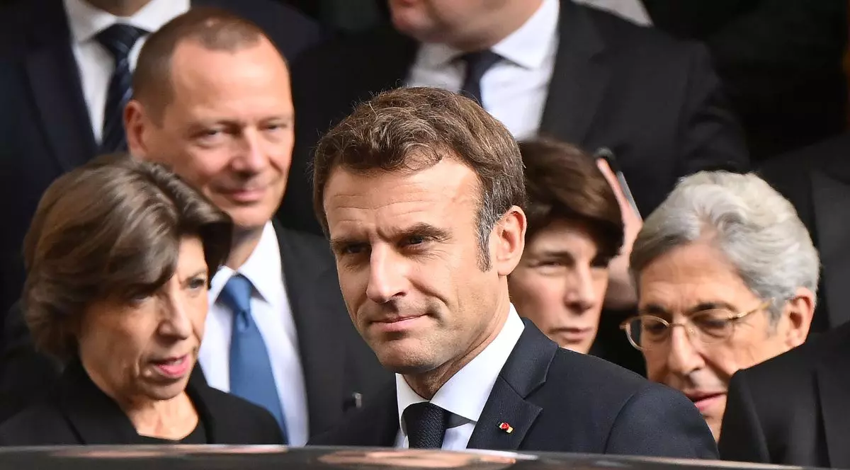 Macron promite că va crește vârsta de pensionare din Franța cu trei ani, în ciuda opoziției din stradă și din parlament