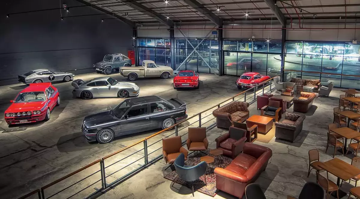 FLAT 12 - Pentru cunoscători: Spark, wind, grind!