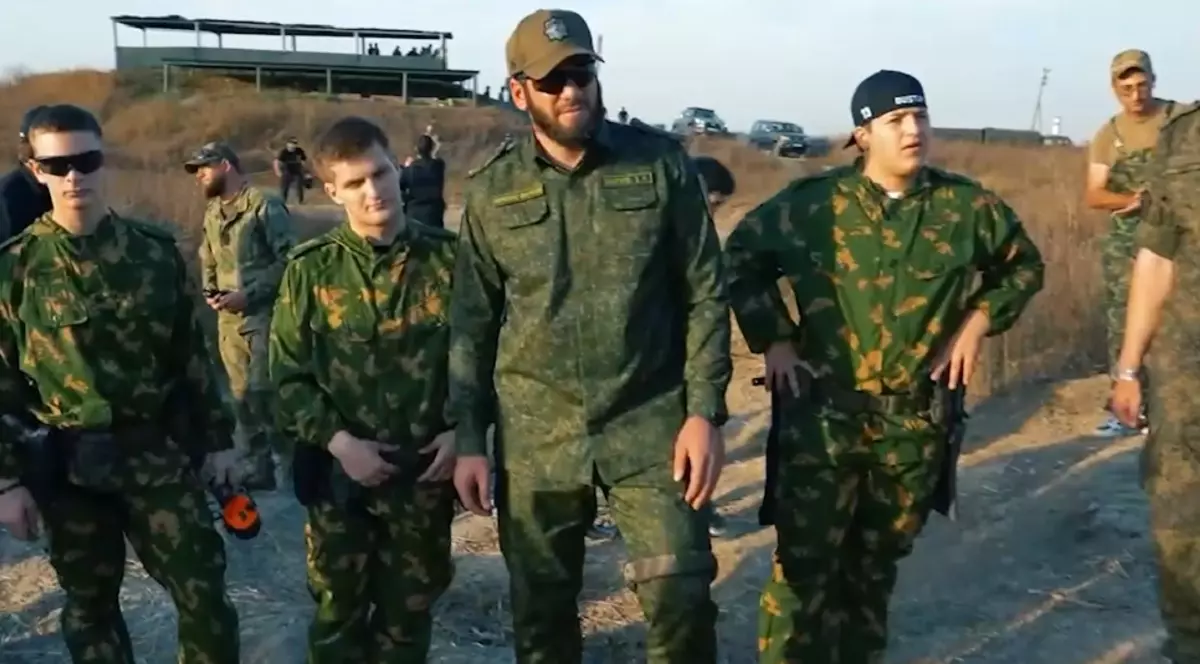 Kadîrov susține că fiii lui minori luptă pe frontul din Ucraina: „S-au apropiat de pozițiile inamicului și au tras”