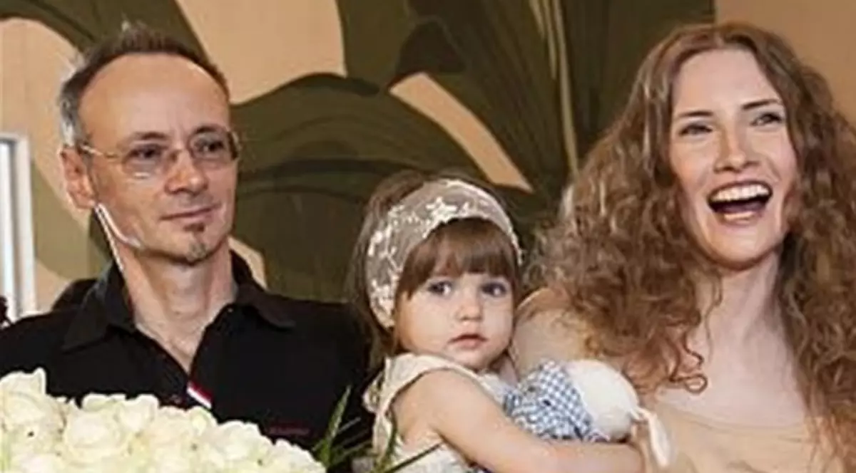 Fiica Iuliei și a lui Mihai Albu a împlinit 13 ani. Ce mesaje a primit Mikaela din partea părinților: „La mulți ani, minunea mea!”