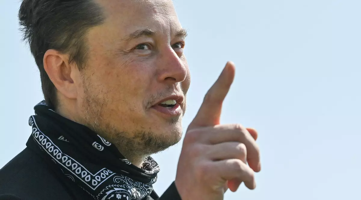 Elon Musk a revenit asupra deciziei de a suspenda conturile unor jurnaliști, după ce și-a consultat urmăritorii de pe Twitter