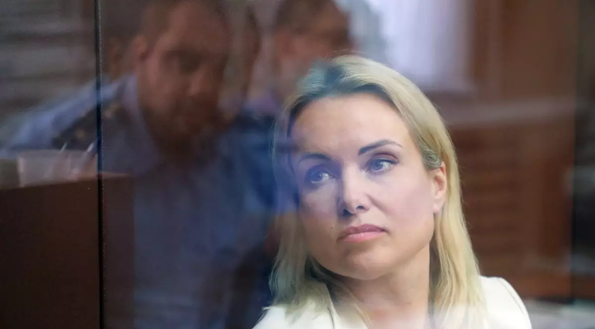 Jurnalista Marina Ovsiannikova a fugit din Rusia și se află în Europa, anunță presa rusă de stat