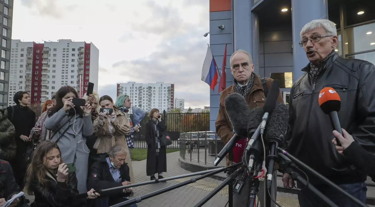 Sediile din Moscova ale Memorial, confiscate la scurt timp după ce organizația rusă a luat Premiul Nobel pentru Pace