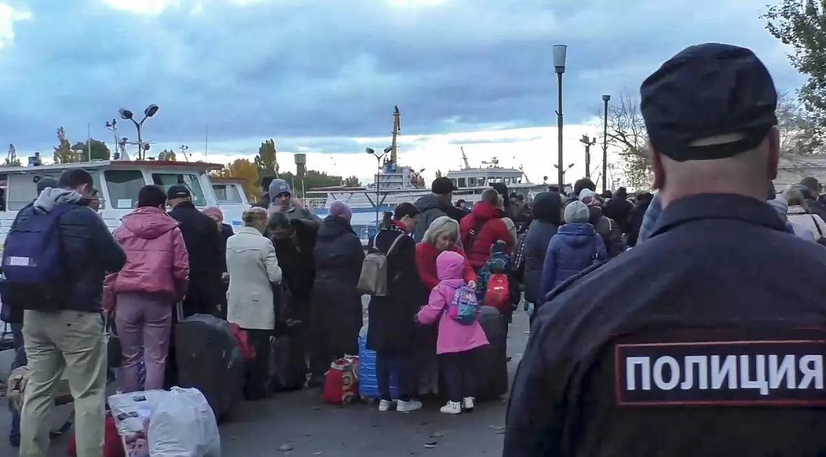 Rușii i-au somat pe locuitorii din Herson să plece din oraș. Cei care nu au plecat, invitați la Seara literaturii, muzicii și picturii ruse