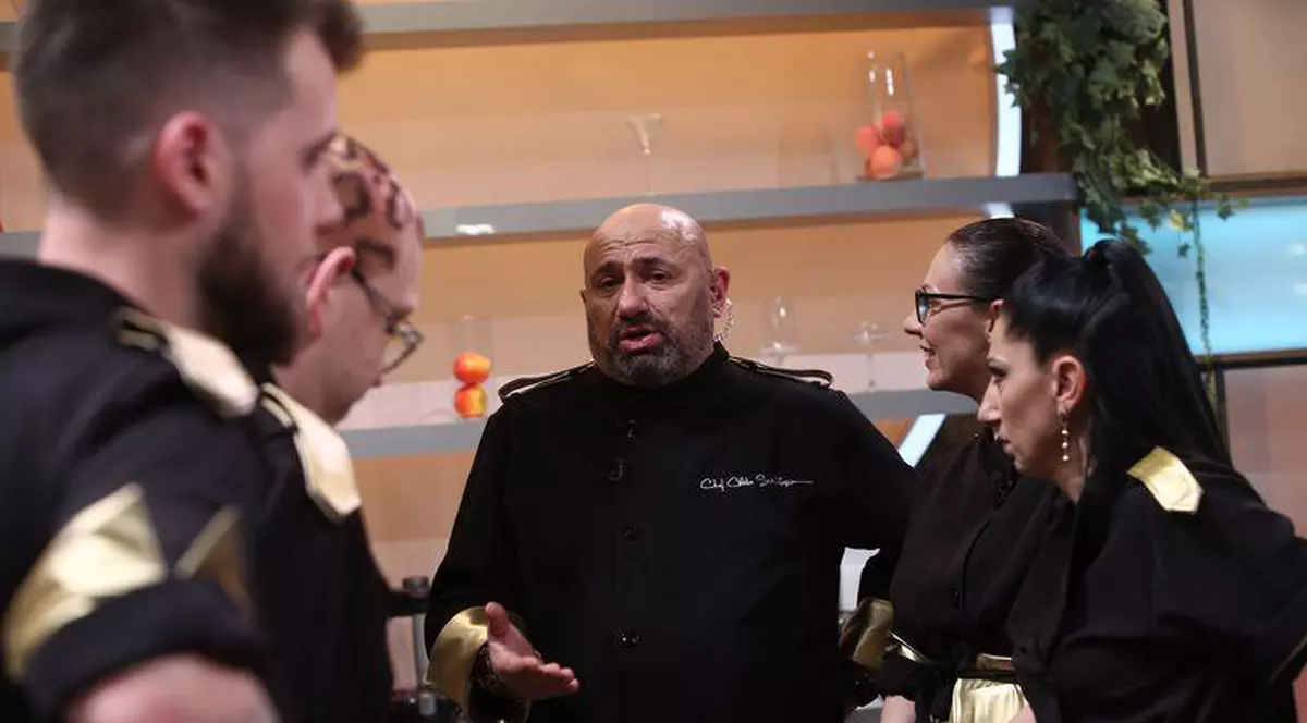 Cătălin Scărlătescu pierde un om în duelul de la „Chefi la Cuțite”, sezonul 10. „Mi-a părut rău pentru faptul că l-am dezamăgit”