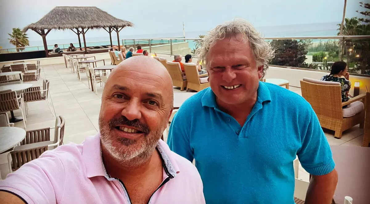 Dezvăluirile lui Leonard Miron după 22 de ani de relație cu iubitul Miguel: „Nu mai avem timp să petrecem unul cu celălalt”. Cei doi locuiesc în Spania