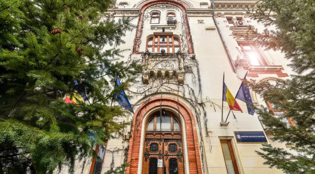 Șeful din Ministerul Educației care a candidat pe un post aflat în subordinea lui nu mai este secretar general adjunct