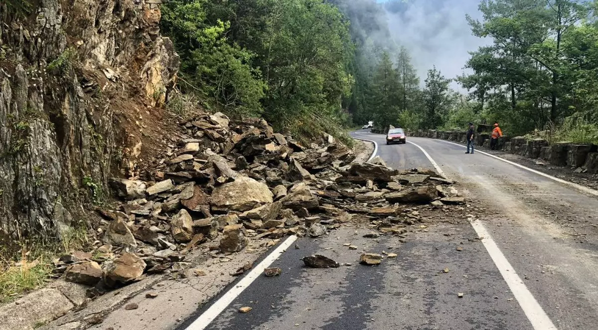 Lucrări pe Transfăgărășan, programate pentru anul viitor. „Zidurile de sprijin au început să se năruie”