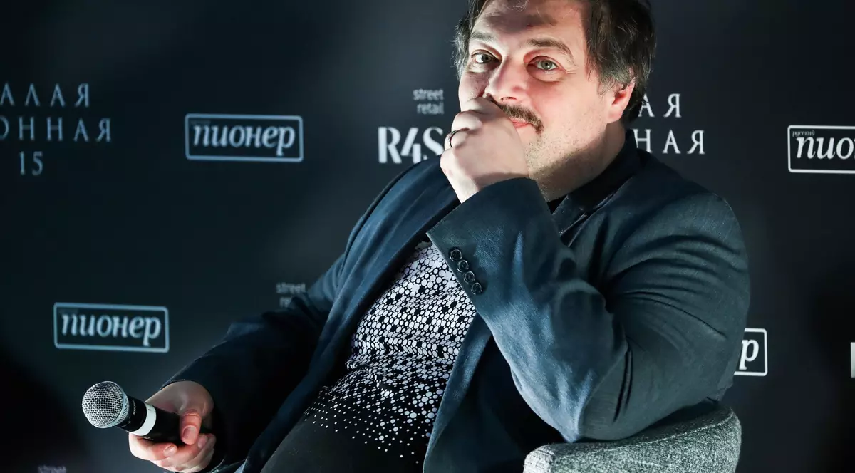 INTERVIU. Otrăvit în avion, disidentul rus Dmitri Bîkov crede că „regimul mai are între una și cinci luni la dispoziție. Putin nu va felicita țara de Anul Nou”