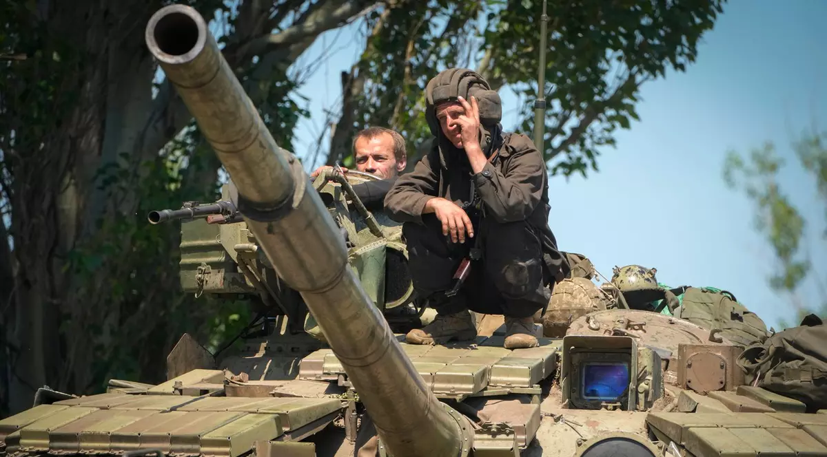 Cehii au strâns 1,3 milioane de dolari pentru un tanc T-72 modernizat, care va fi trimis Ucrainei