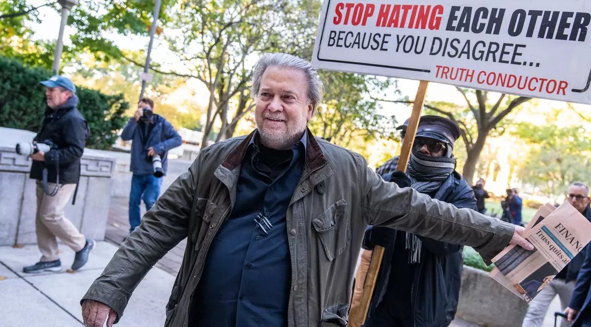 Steve Bannon, fostul strateg al lui Donald Trump, condamnat la 4 luni de închisoare pentru sfidarea Congresului american