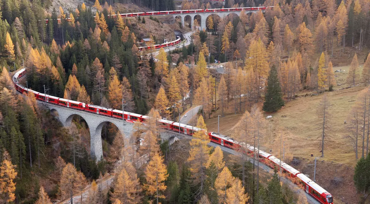 Imagini cu cel mai lung tren din lume, care a circulat în Elveția. Judecător Cartea Recordurilor: „Cu adevărat gigantic”