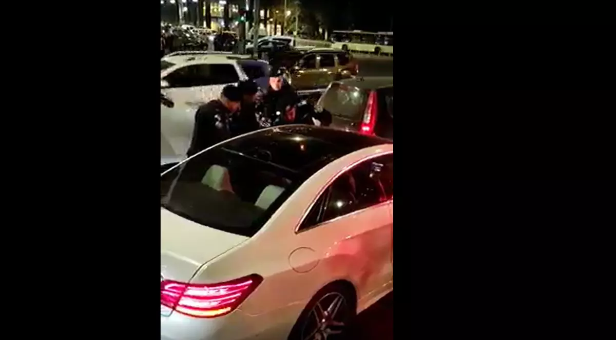 FOTO. Cum a fost surprinsă acum un an mașina cu care un șofer a fugit de lângă Poliție și Jandarmerie miercuri seara, în centrul Bucureștiului