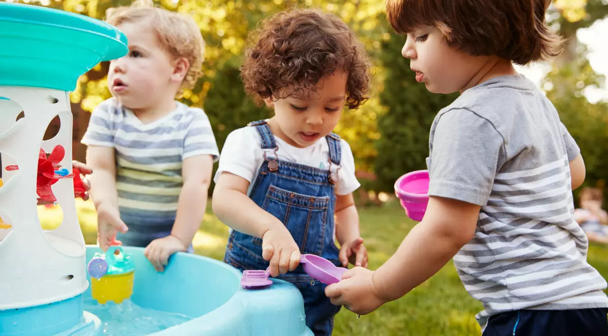 Copiii născuți în timpul primei carantine COVID au trecut mai greu prin primele etape ale dezvoltării, arată un studiu irlandez