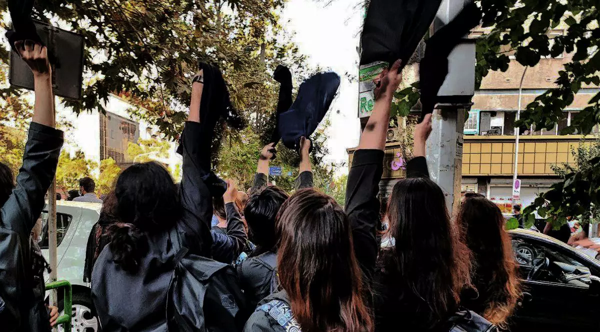 SUA şi-au manifestat susţinerea faţă de protestatarii din Iran. Joe Biden: „Suntem alături de cetăţeni, de femeile curajoase”