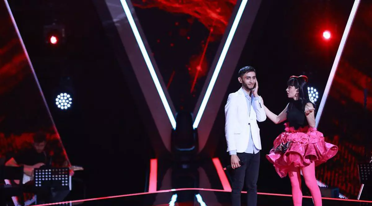 Cine este Iulian Nunuca de la „Vocea României” sezonul 10. Tânărul a zguduit scena din spatele cortinei