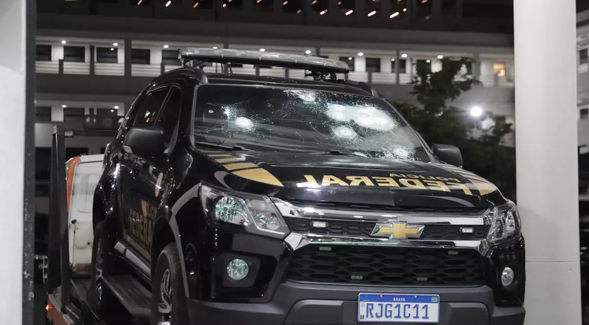 Un politician brazilian a aruncat cu grenade în polițiștii veniți să-l aresteze