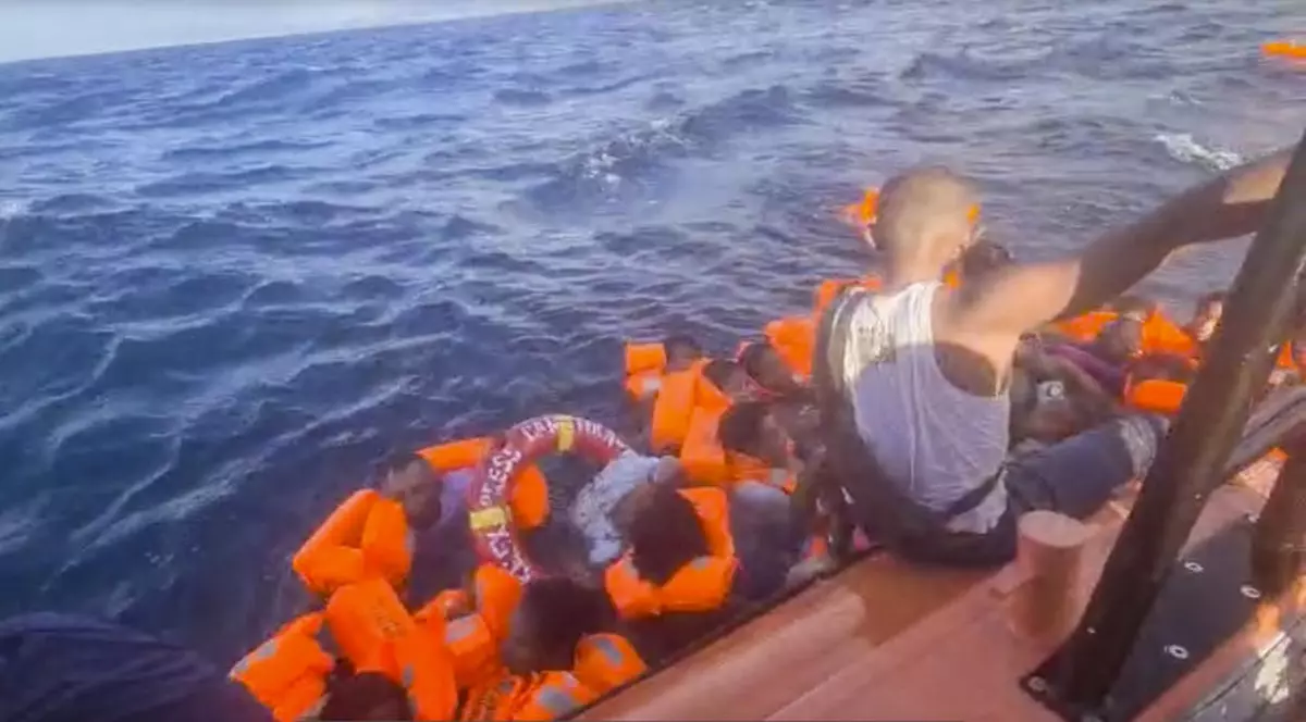 Cel puțin 13 persoane au murit în urma unui incendiu izbucnit pe o navă de pasageri din Indonezia