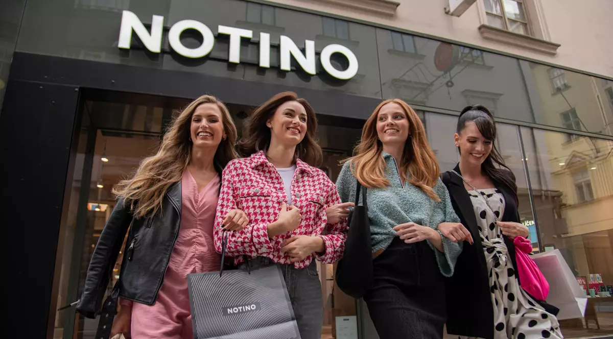 Oferte rare la parfumuri și cosmetice de brand de Black Friday Noiembrie 2022