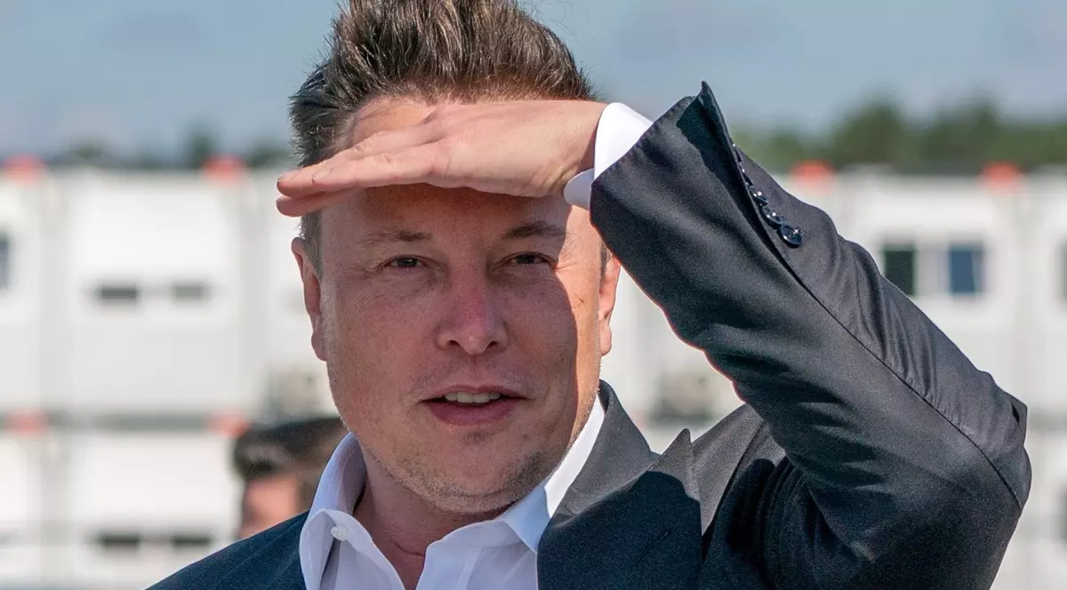 Elon Musk ia în calcul să producă propriul iPhone, dacă Twitter este eliminat de Apple și Google din magazinele lor de aplicații